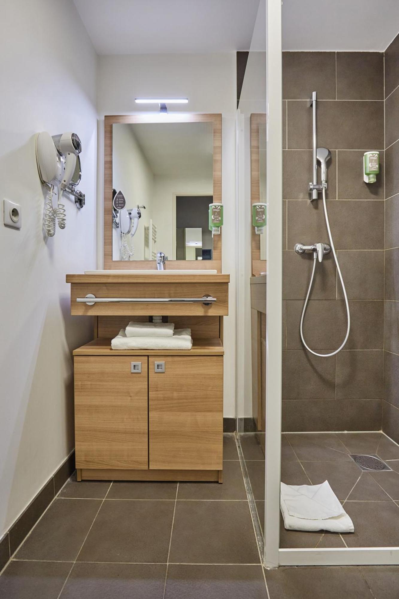 Appart'Hotel Odalys City Campus - Paris Rueil Malmaison Ngoại thất bức ảnh
