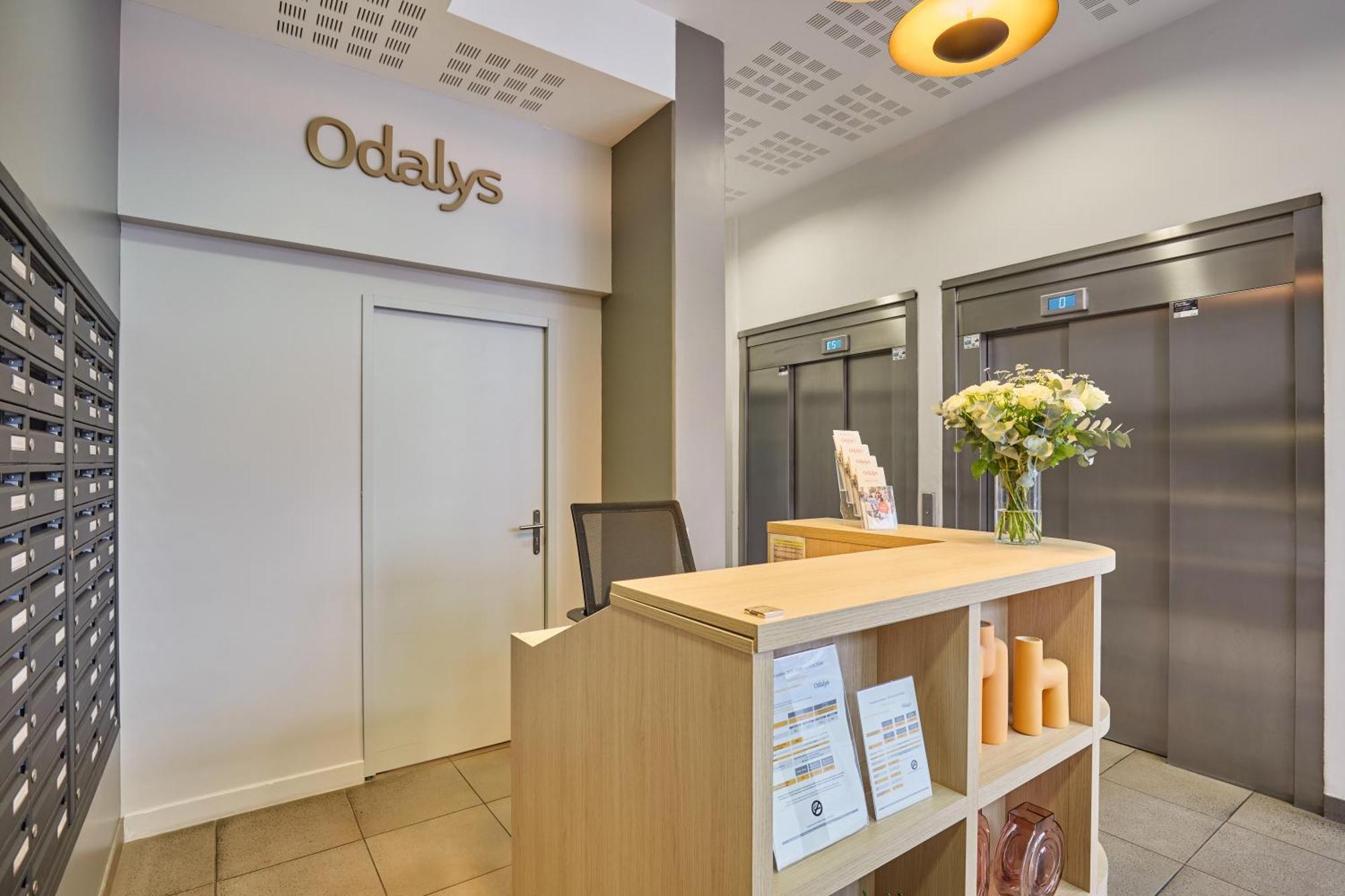 Appart'Hotel Odalys City Campus - Paris Rueil Malmaison Ngoại thất bức ảnh