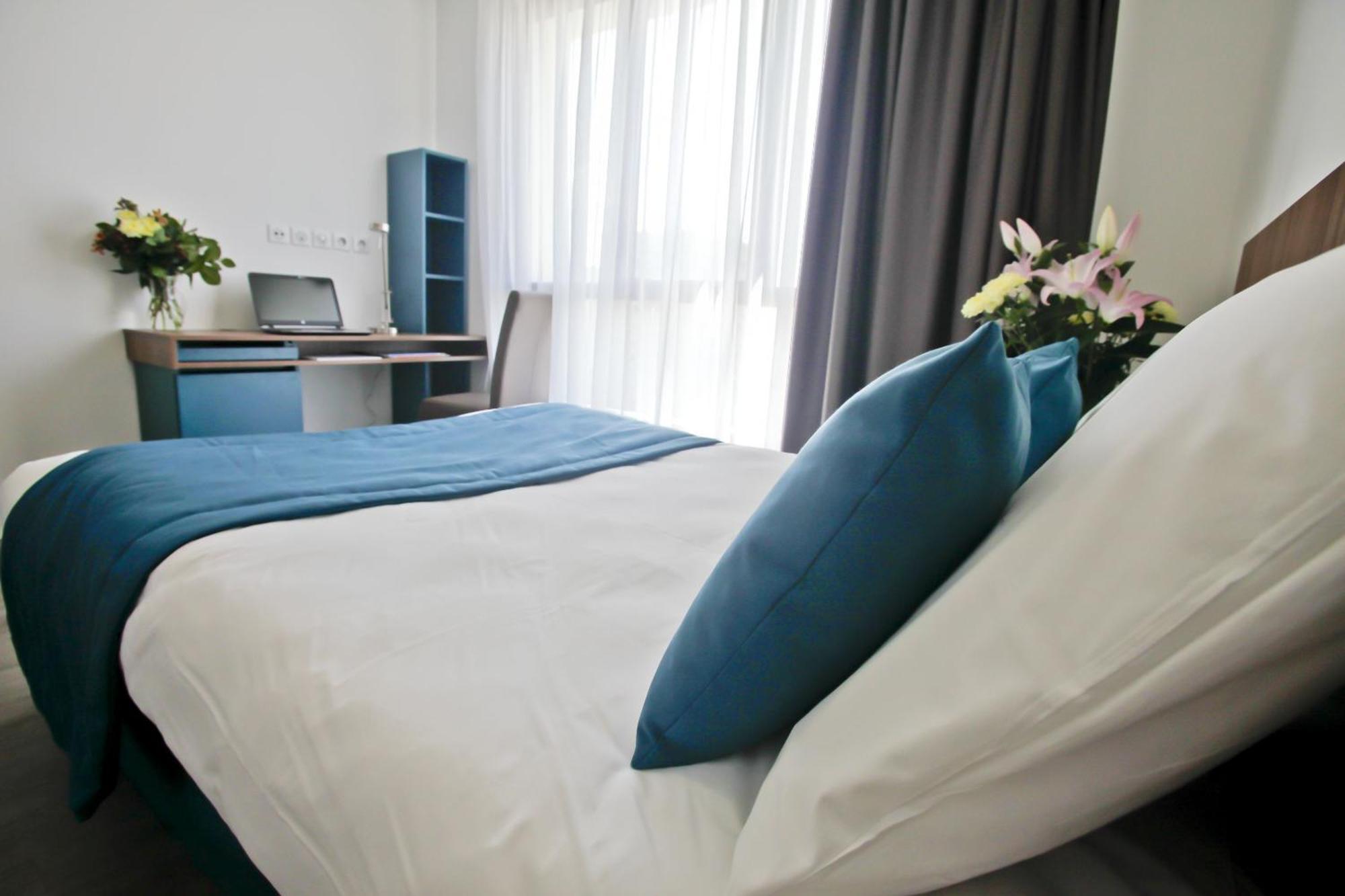 Appart'Hotel Odalys City Campus - Paris Rueil Malmaison Ngoại thất bức ảnh