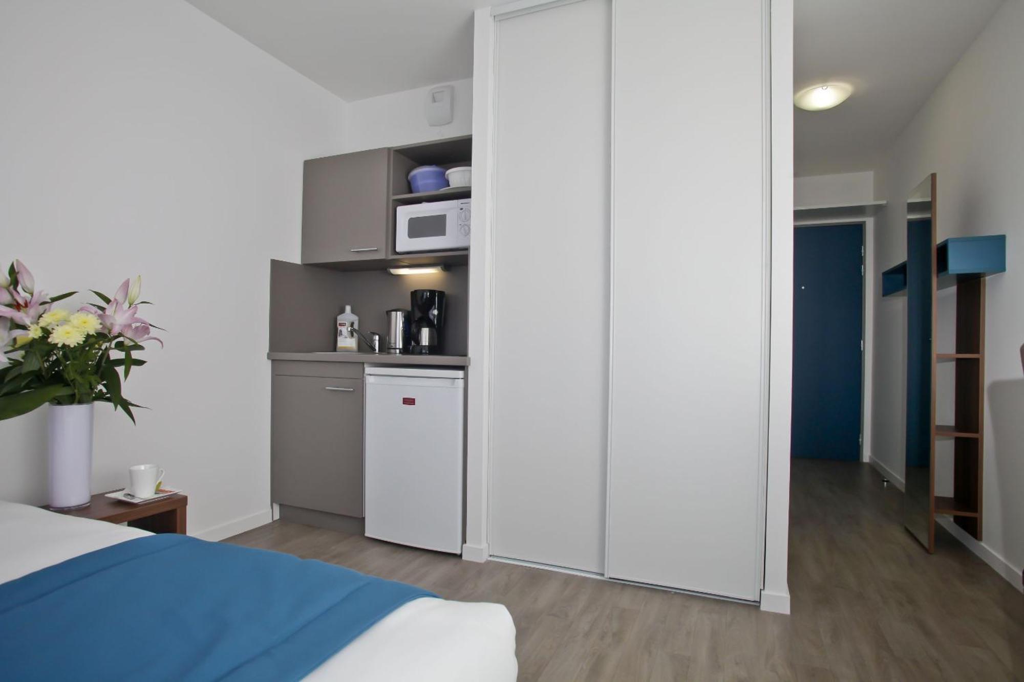 Appart'Hotel Odalys City Campus - Paris Rueil Malmaison Ngoại thất bức ảnh